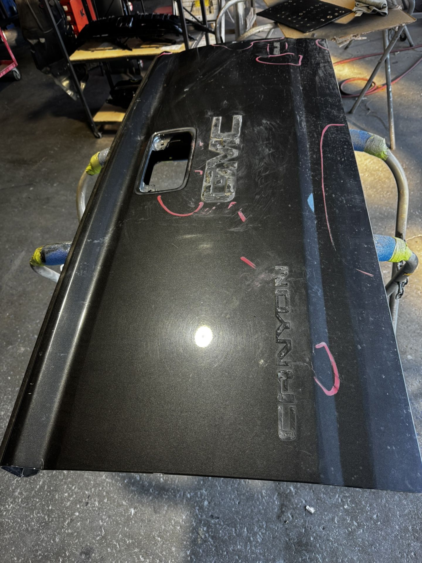 2020 GMC Canyon Tailgate