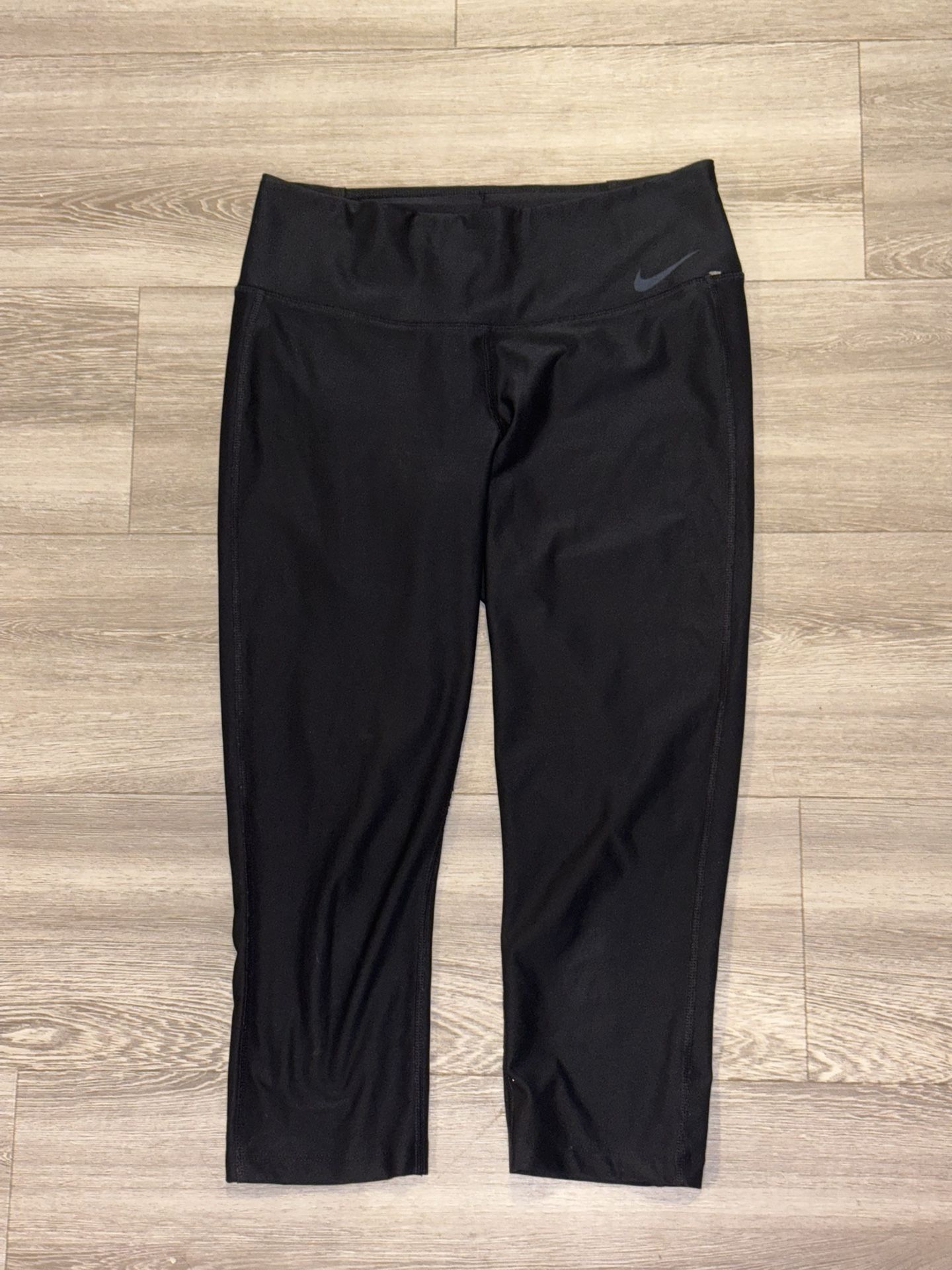 Nike Dri-Fit Leggings Woman’s Small Black Capri Running Yoga EUC