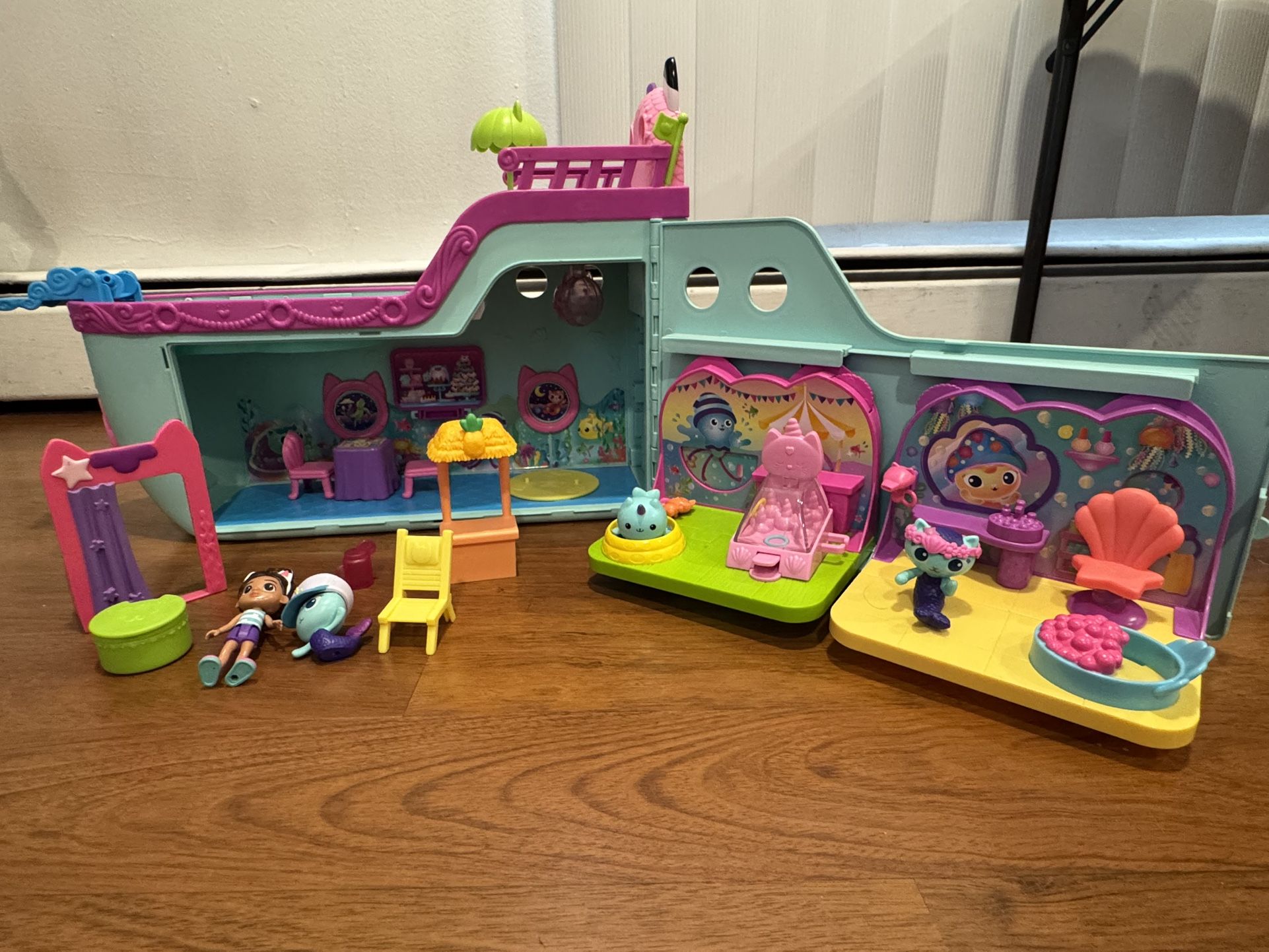 Gabby’s Dollhouse Mermaid Cruise Ship Playset + Figures & Accessories