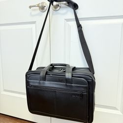 Samsonite Leather Expandable Briefcase (New Condition)