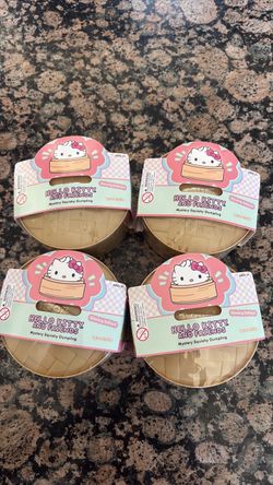 Hello Kitty and Friends Mystery Squishy Dumpling – Lot of 4