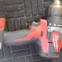 Milwaukee Impact & Drill / Dri