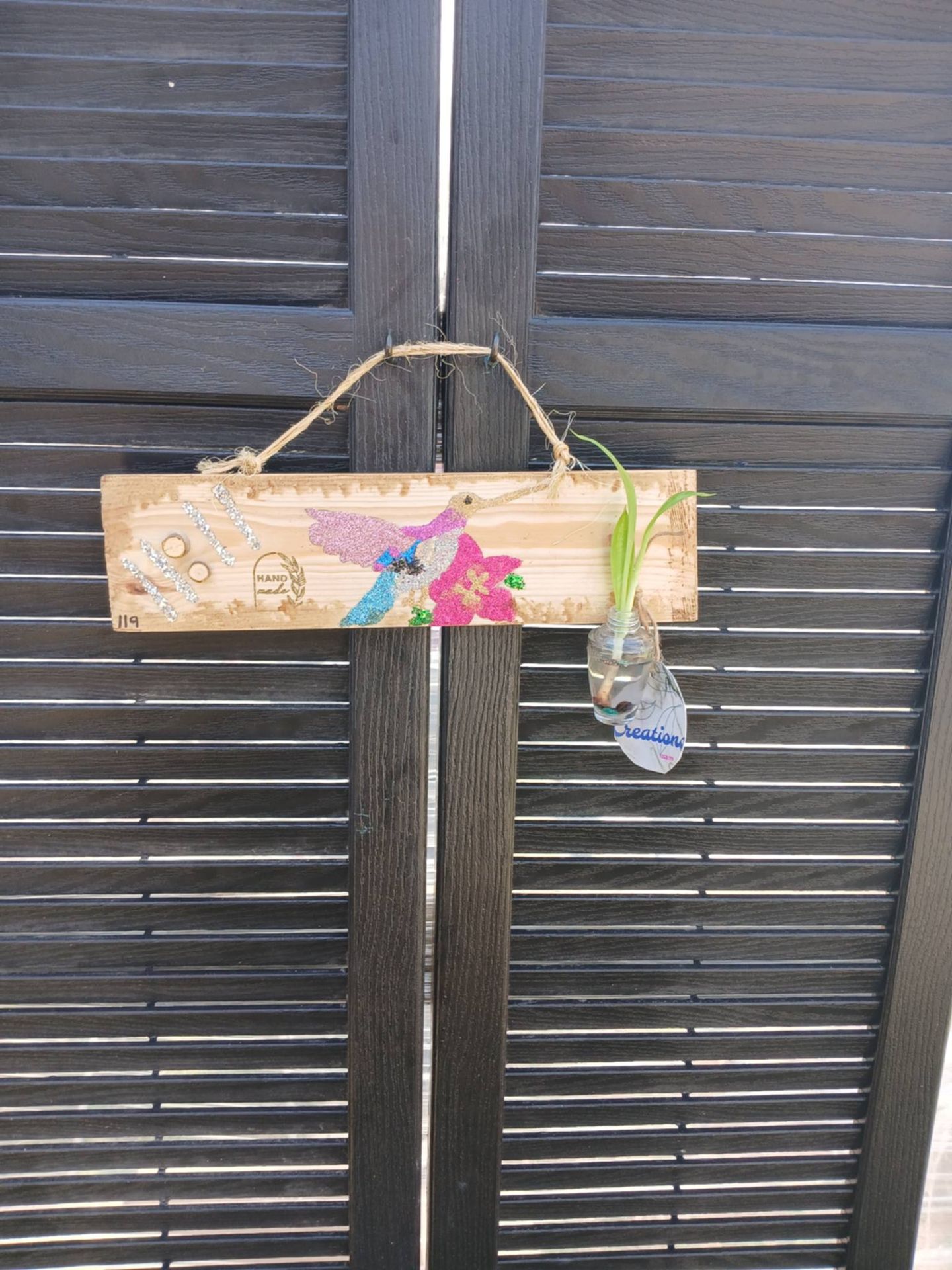 Rustic wall decoration with little plant 🪴