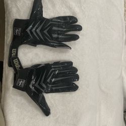 Wilson, Black, Large