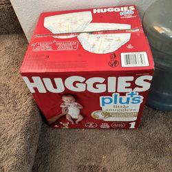 Diapers Huggies Plus