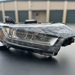 ‘16 - ‘20 MITSUBISHI OUTLANDER RIGHT HEADLIGHT HALOGEN 