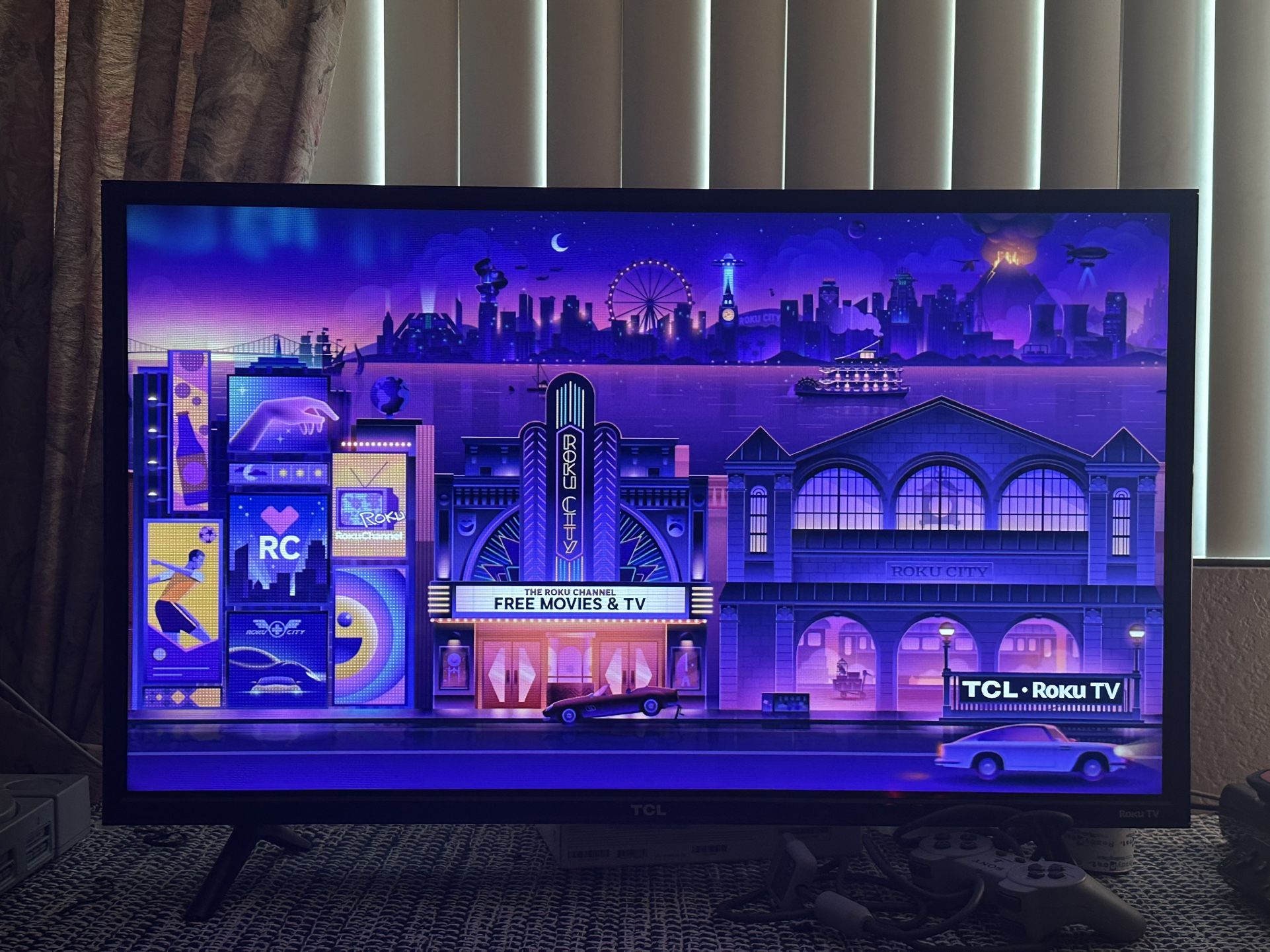 32’ TCL Roku TV