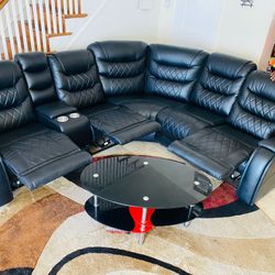 FREE DELIVERY AND INSTALLATION - Brand New (Grey Or Black ) RECLINING SECTIONAL