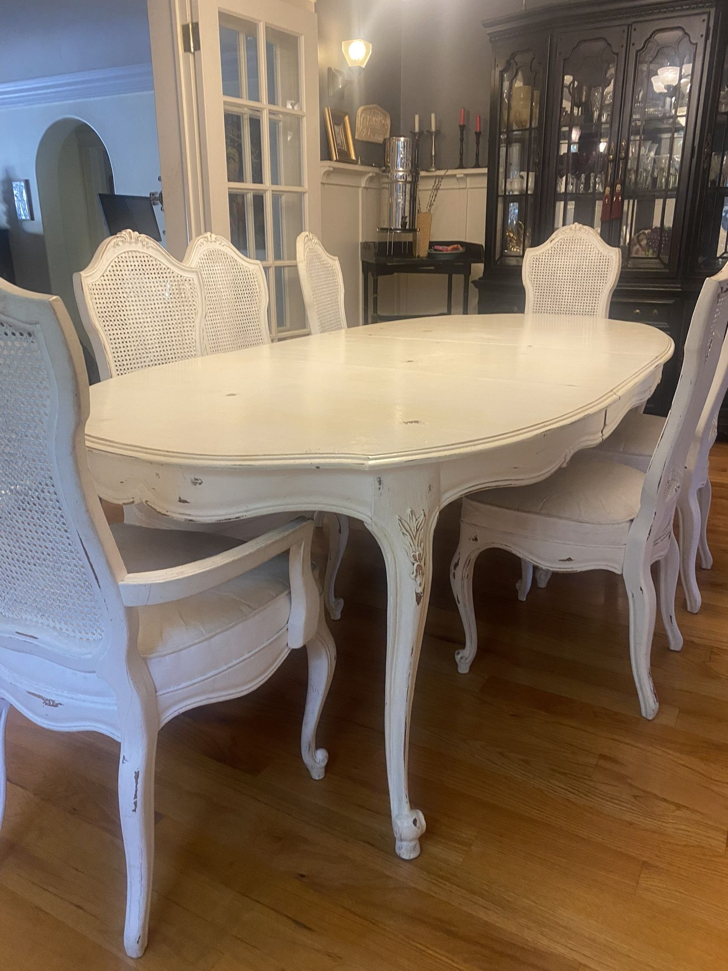 Dining Room Table With 8 Chairs