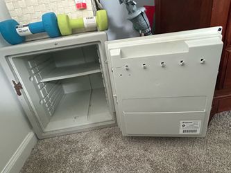 Sentry fireproof safe