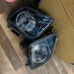 2005 Ford Mustang Front Head Light Set