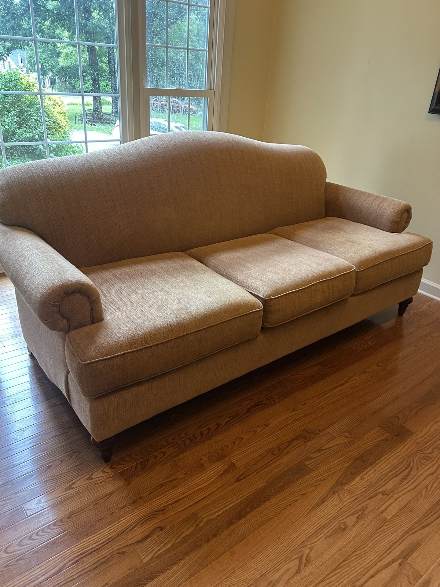 Bassett Couch
