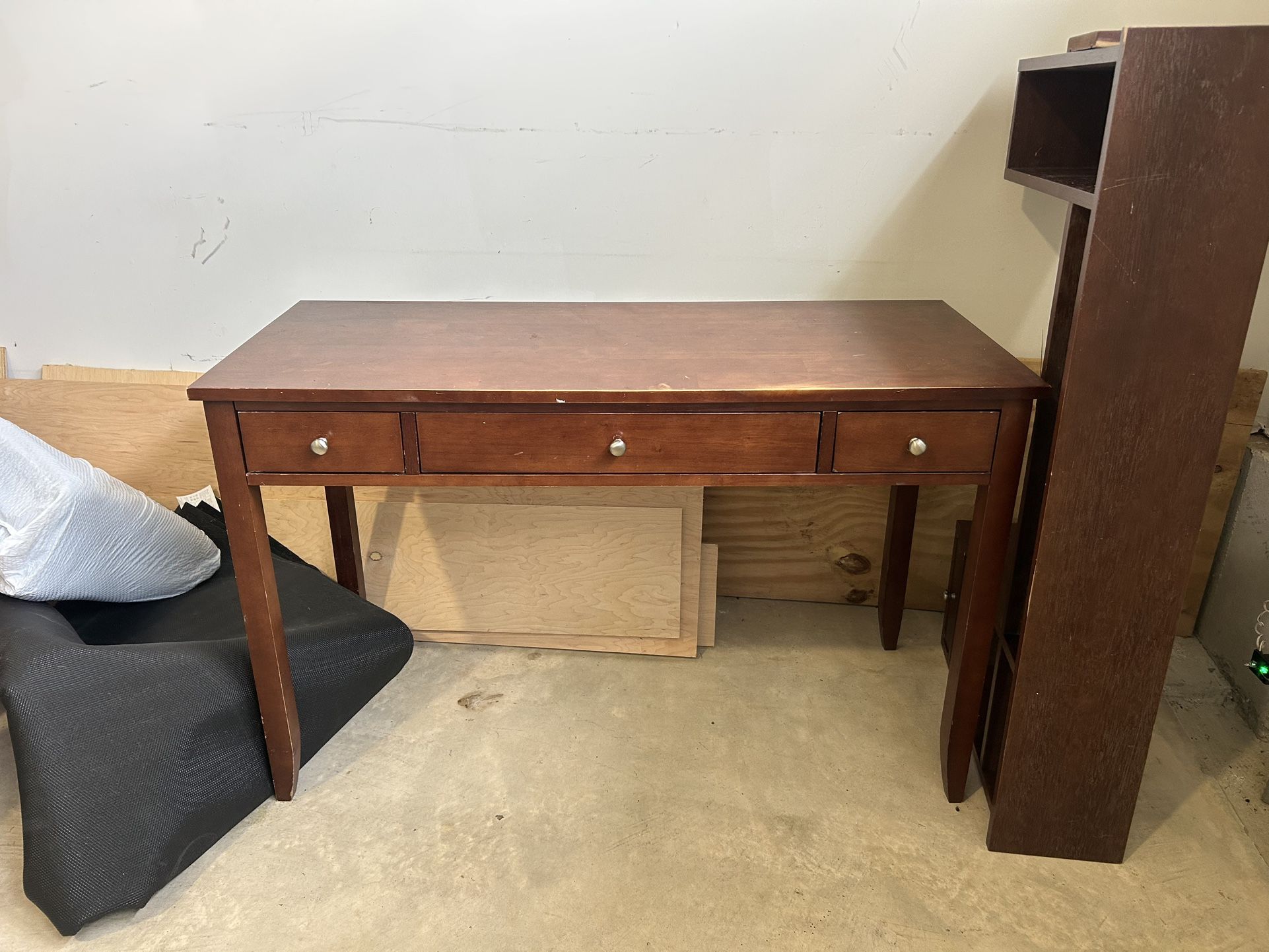 Used desk