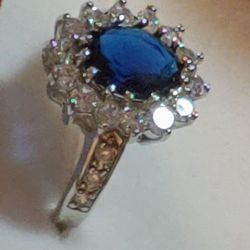 **LAB GROWN**
Size:**7.0**Luxury Designer Wedding Ring 
925 Sterling Silver Classic 9.8mm. 3.5Ct. 3.8 grams. Ring.
Diamond Cut/Gemstone Moissanit.