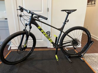 Trek Marlin 6 Mountain Bike Gen 2 Size XL w accessories for Sale
