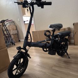 Folding electric bicycle