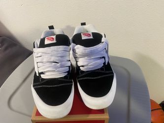 Vans Low-Top Sneakers Black and White