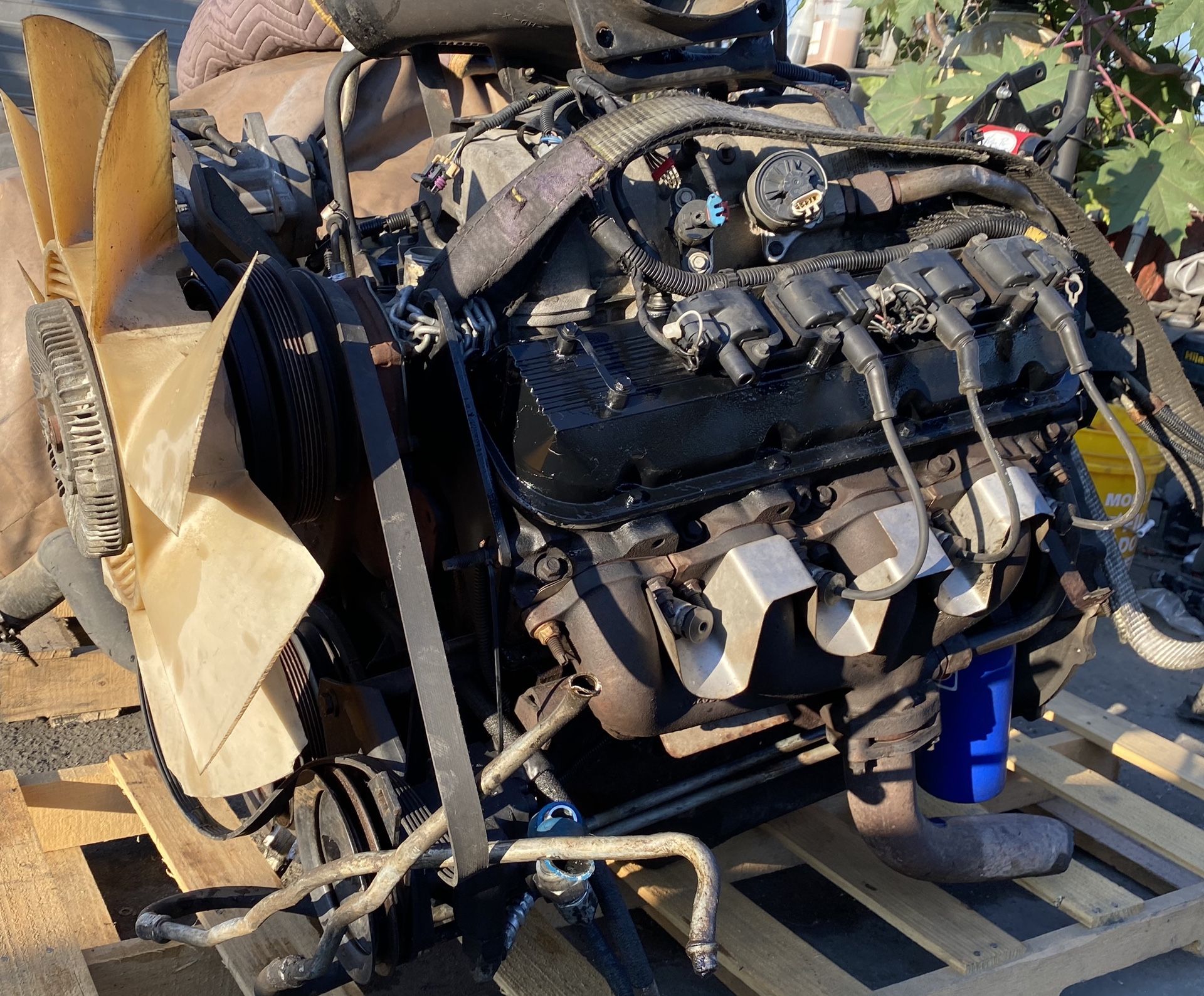 Gen 6 BBC Chevy 454 engine 4 bolt main roller motor for Sale in Pico