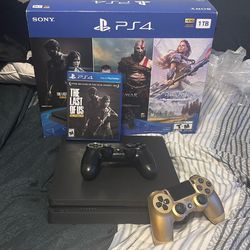 PS4 Slim Every Thing In The Pictures Is Included