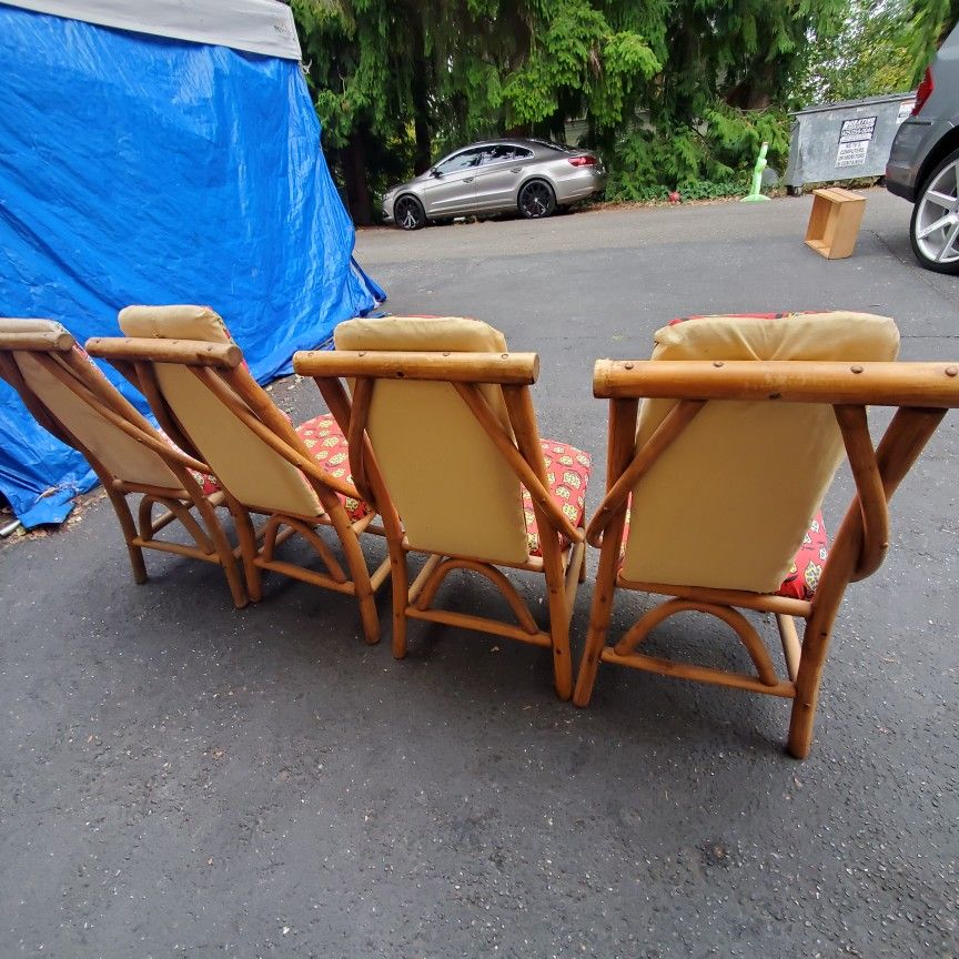 Mid Century Modern Wicker Rattan Dining Table/ Coffee Table 30x30x26toll.in Perfect Condition