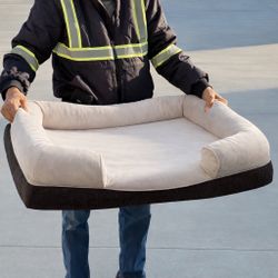 New In Box 33x26x8 Inch Tall Temperpedic Memory Form Cushion Dog Pet Bed  