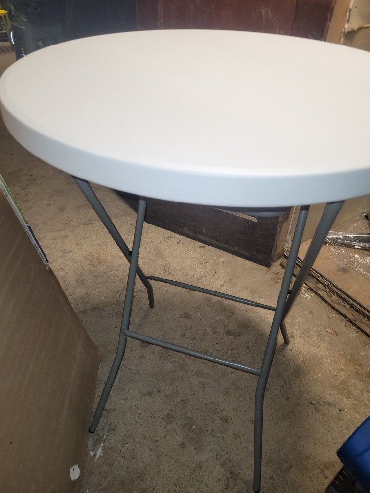 Have 10 Tables Leave Brand New In Box Never Open