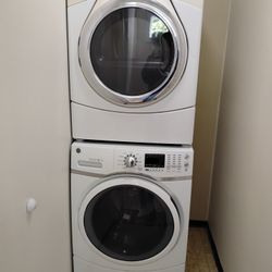 GE Washer w/Steam - Like NEW!  Plus free dryer