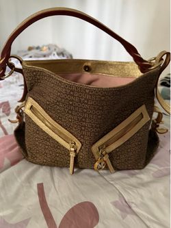 Dooney Bourke