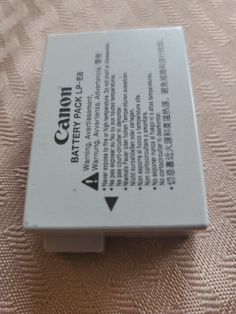 Original Canon Battery LP-E8