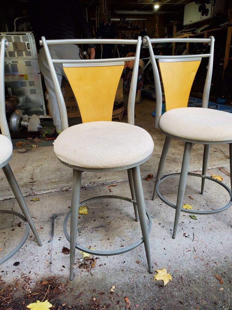 Bar stools (counter height)