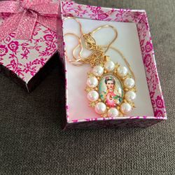 Beautiful Frida Necklace