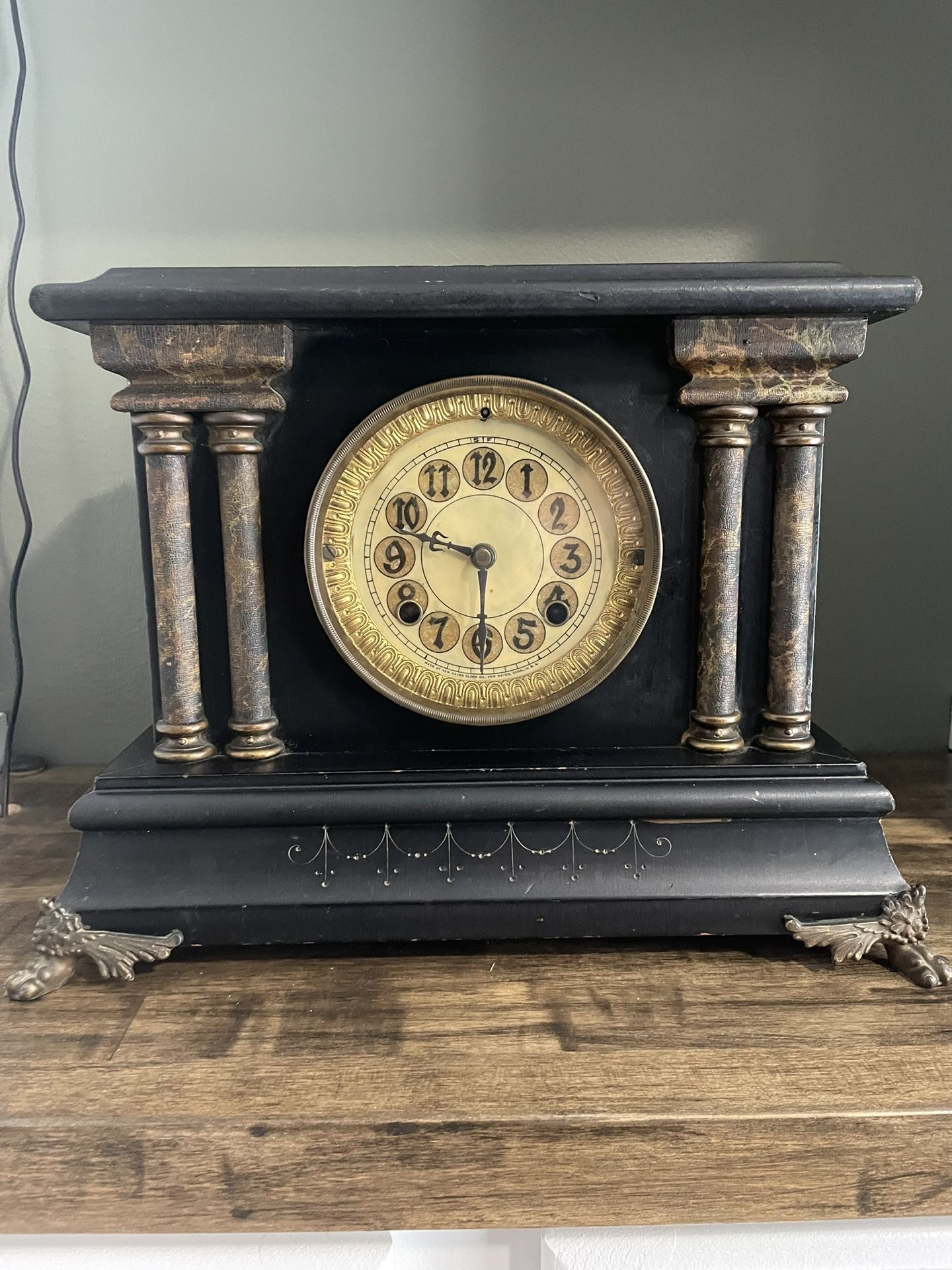 New Heaven Desk Clock