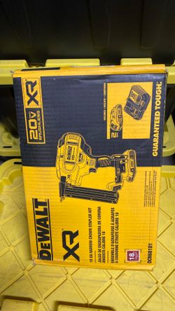 Dewalt 18” Narrow Crown Stapler Kit Cat.DCN681D1
