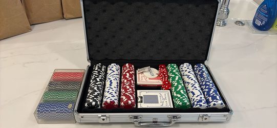 Poker Chip Set with Aluminum Carrying Case – Complete Texas Hold’em Set