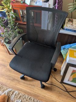 Black Mesh Office Chair with Wheels