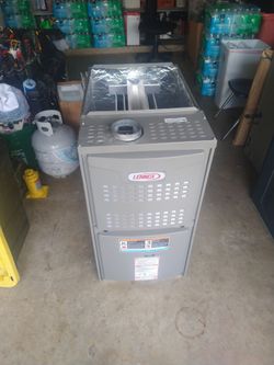 Lennox furnace 3 ton like new