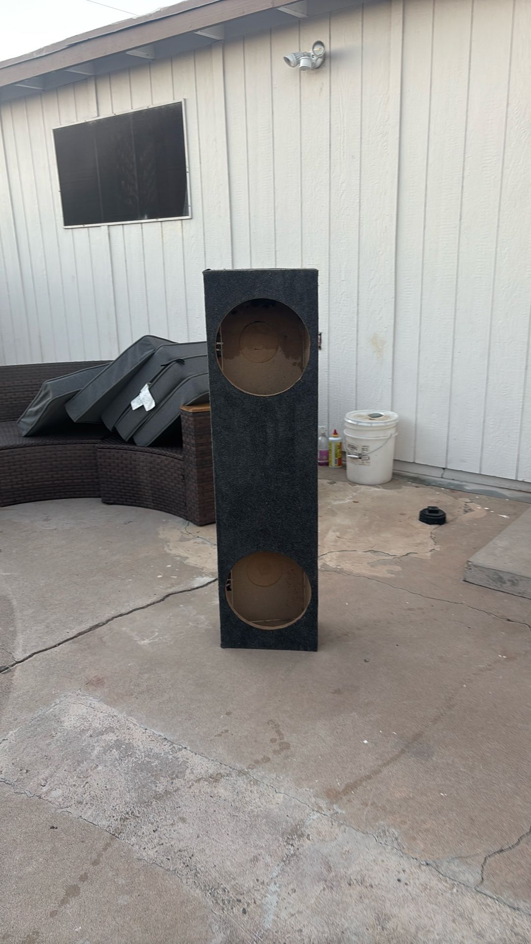 speaker box