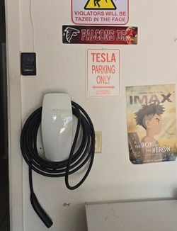 TESLA Wall Charger
