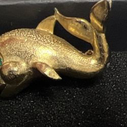 Vtg Roma Brooch Goldtone Whale with Green Rhinestone Eye Signed