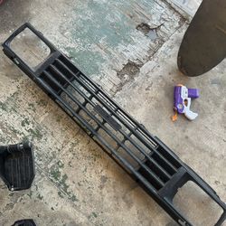 84-88 Toyota Pickup , 4 Runner Front Grill 