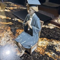 Lladro Figurine GIRL GRADUATE 