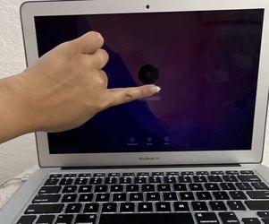 Apple MacBook Air 13" Silver 2015 i5 1.8GHz 4GB RAM 128GB SSD