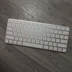 Apple Keyboard 