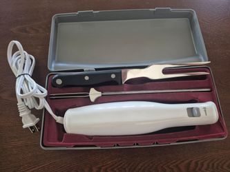 Electric carving knife set