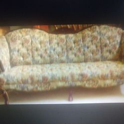 Victorian Button Back Antique Sofa Heart Shape Wood Crown 