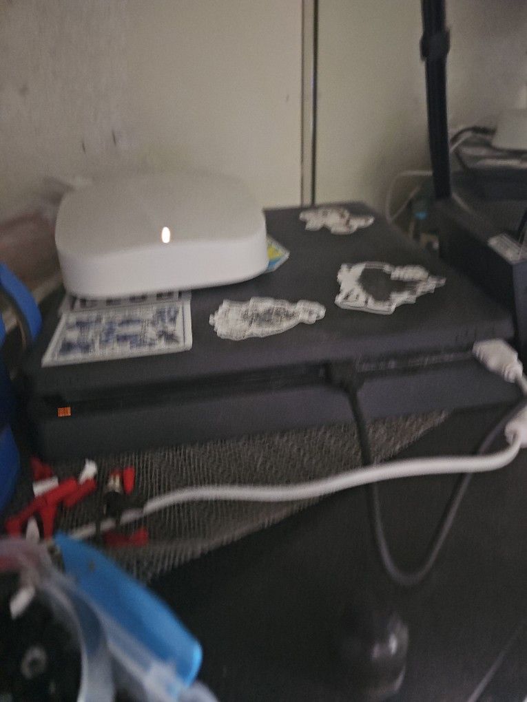 Ps4 Slim Hardly Used