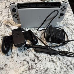 Nintendo Switch OLED + 128GB MicroSD Card