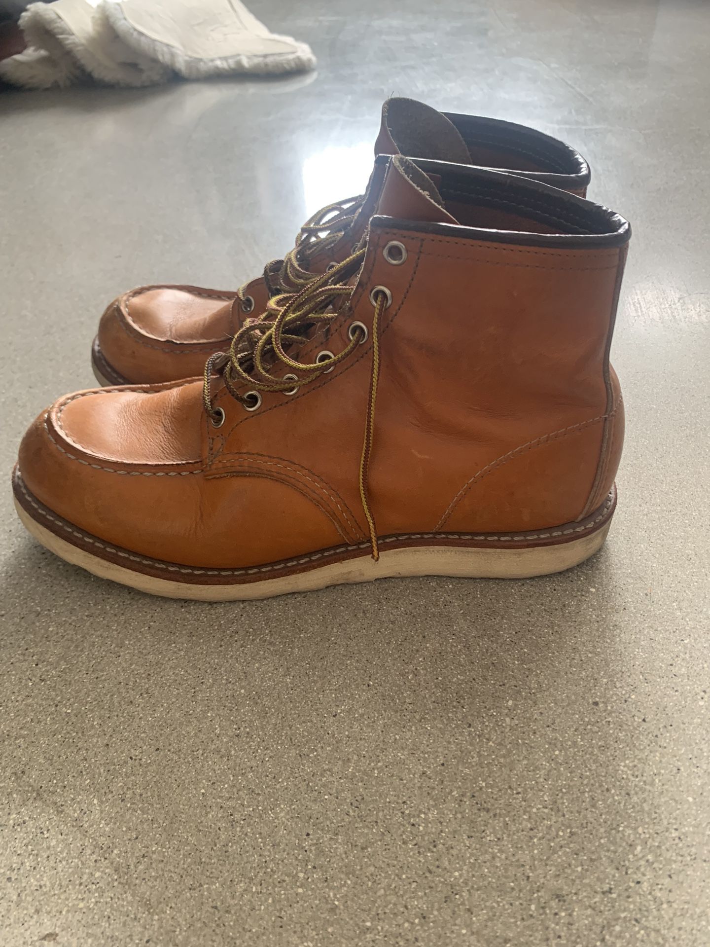 Red Wing 9875 Irish Setter Moc Toe Russet Gold Sequoia