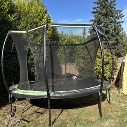 Like New Large Trampoline W/ Netting