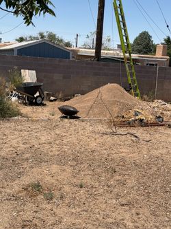 Free fill dirt